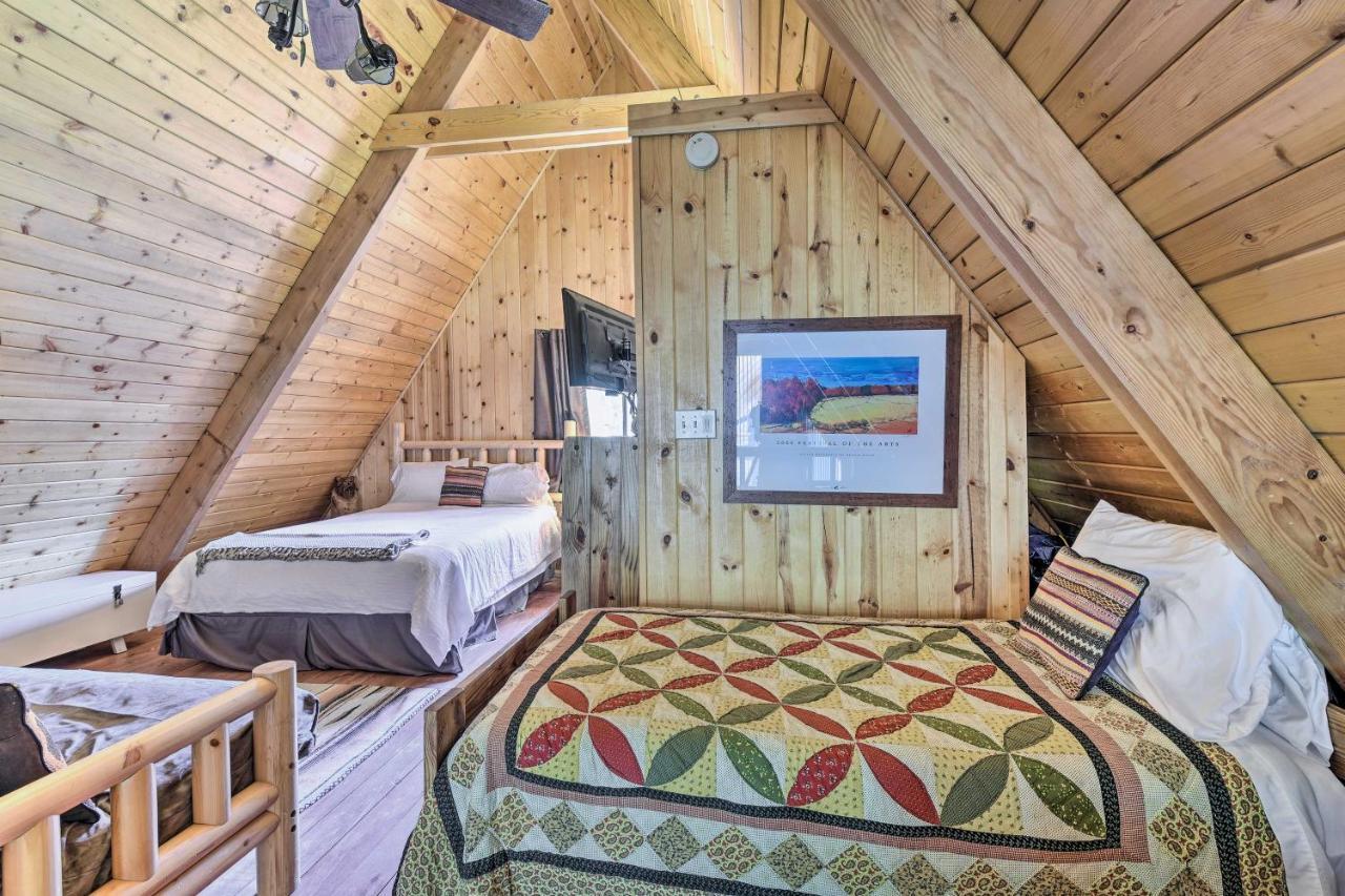 Ski-Inandski-Out Red River Cabin With Mtn Views! エクステリア 写真