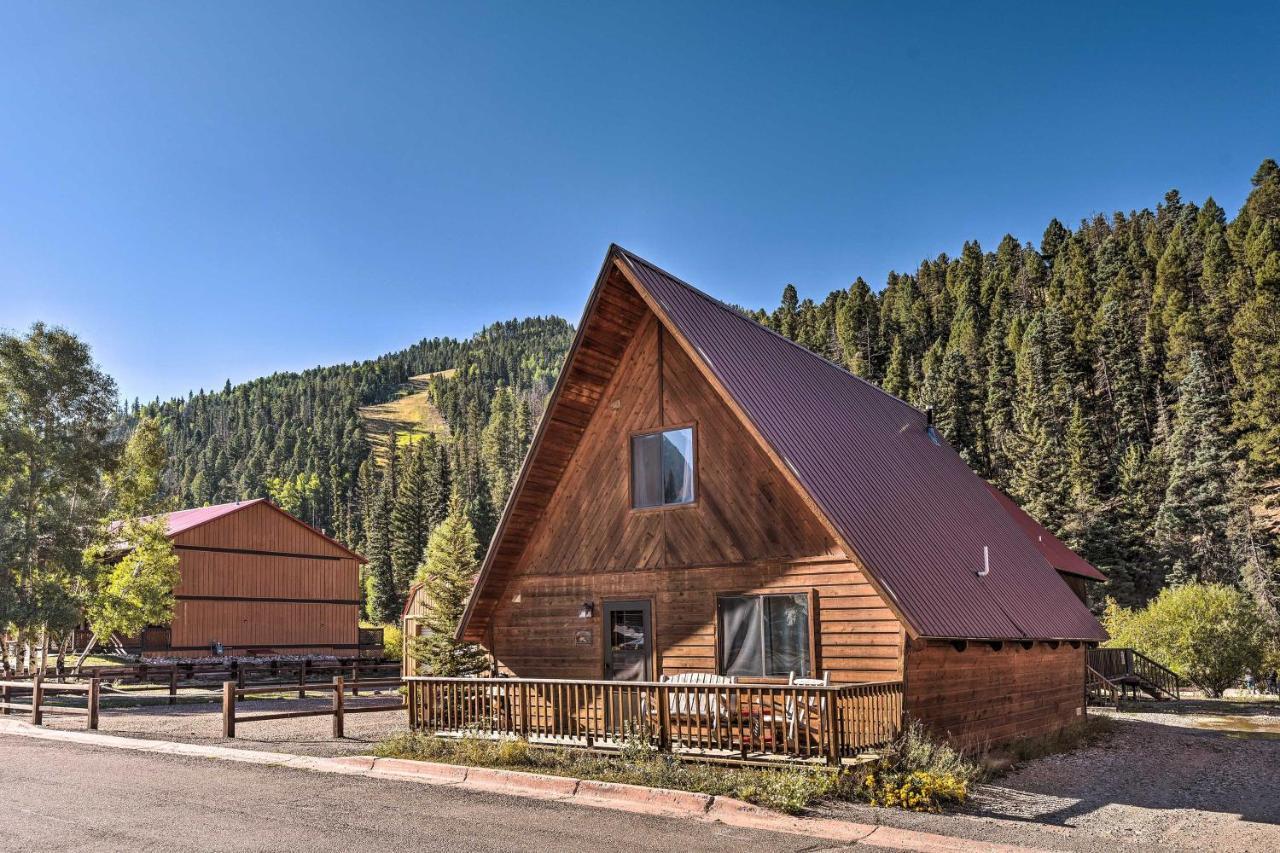 Ski-Inandski-Out Red River Cabin With Mtn Views! エクステリア 写真
